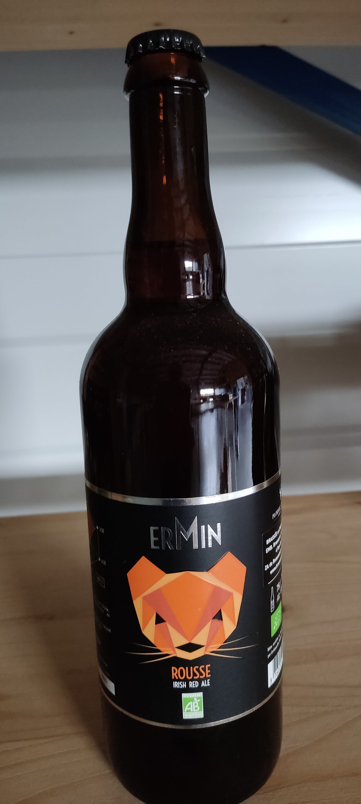 Bière artisanale bio Rousse Irish Red Ermin.
Produit de l'Agriculture Biologique, Label AB
Volume net à l'embouteillage : 33 cl